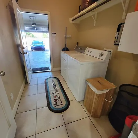 Modern, Private, Smart 4 Bedroom Condo In Desirable Location In Mcallen With Pool! Exterior photo