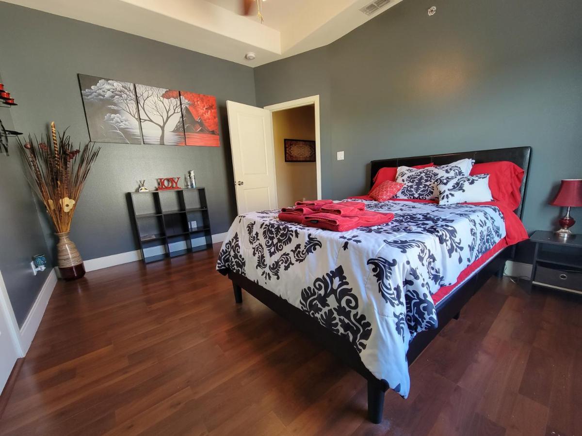 Modern, Private, Smart 4 Bedroom In Desirable Location In With Pool! Apartment McAllen